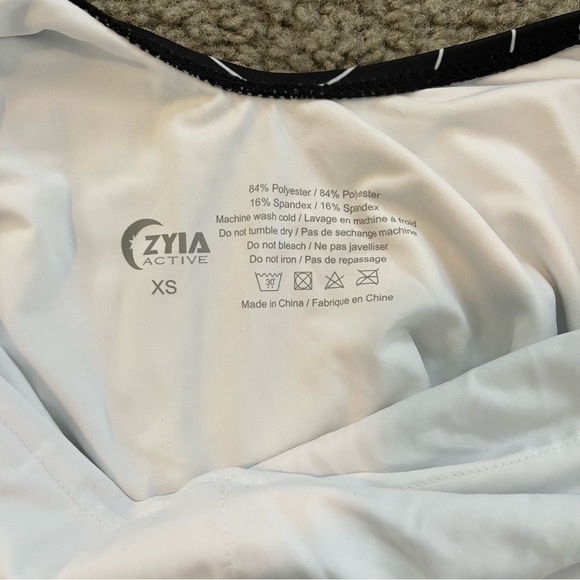 Zyia‎ black stripe simplicity one piece swimsuit women’s xsmall - Picture 8 of 9